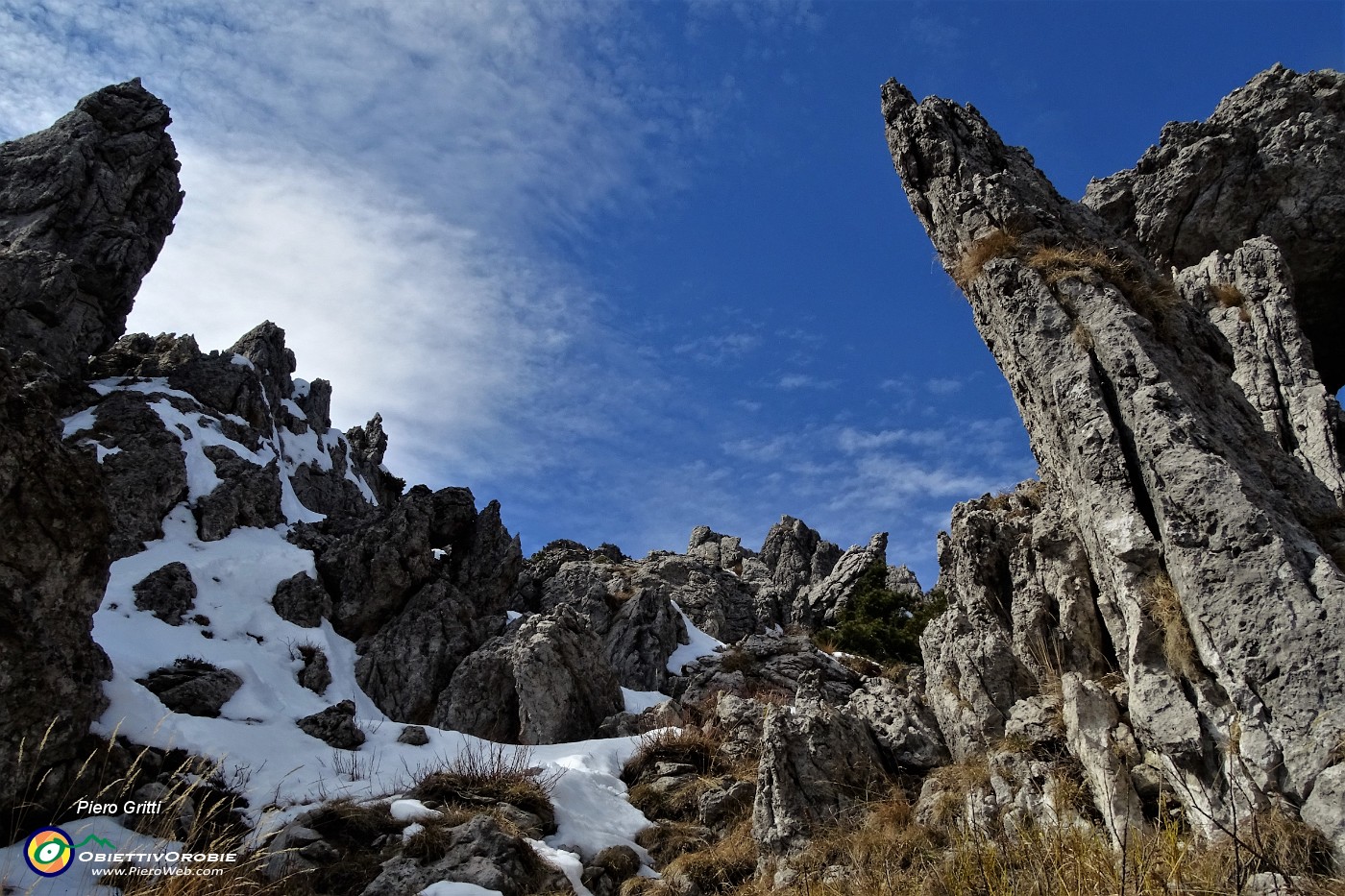 36 Ultimo ripido strappo tra pareti rocciose, torrioni, guglie.JPG